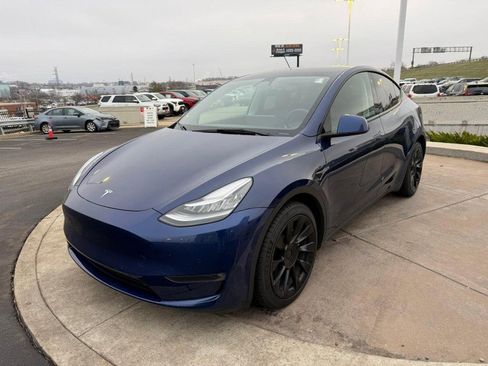 Used 2021 Tesla Model Y Long Range image 9