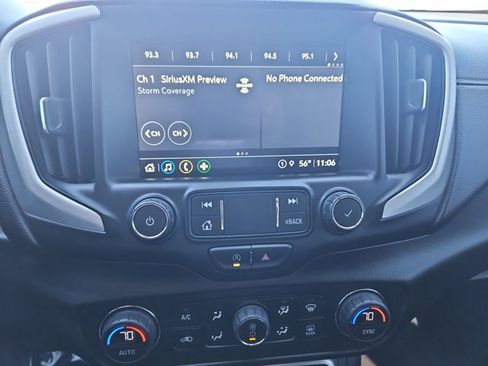 Used 2022 GMC Terrain SLT image 14