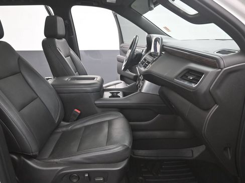 Used 2021 Chevrolet Tahoe LT w/ LT Signature Package RWD image 16
