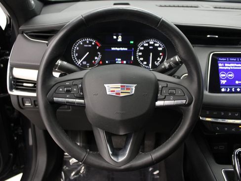 Certified 2022 Cadillac XT4 Premium Luxury w/ Enhanced Visibility Package image 20