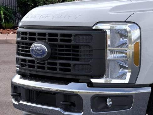 New 2026 Ford F250 XL w/ XL Chrome Package RWD image 20