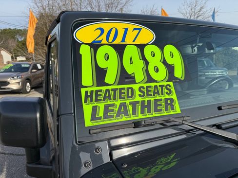 Used 2017 Jeep Wrangler Sahara image 15