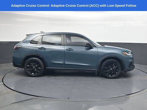 Used 2023 Honda HR-V Sport image 3