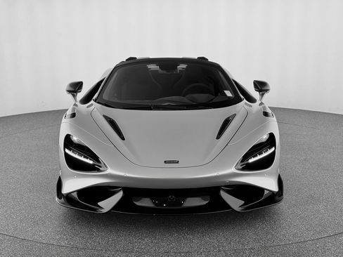 Used 2022 McLaren 765LT image 9