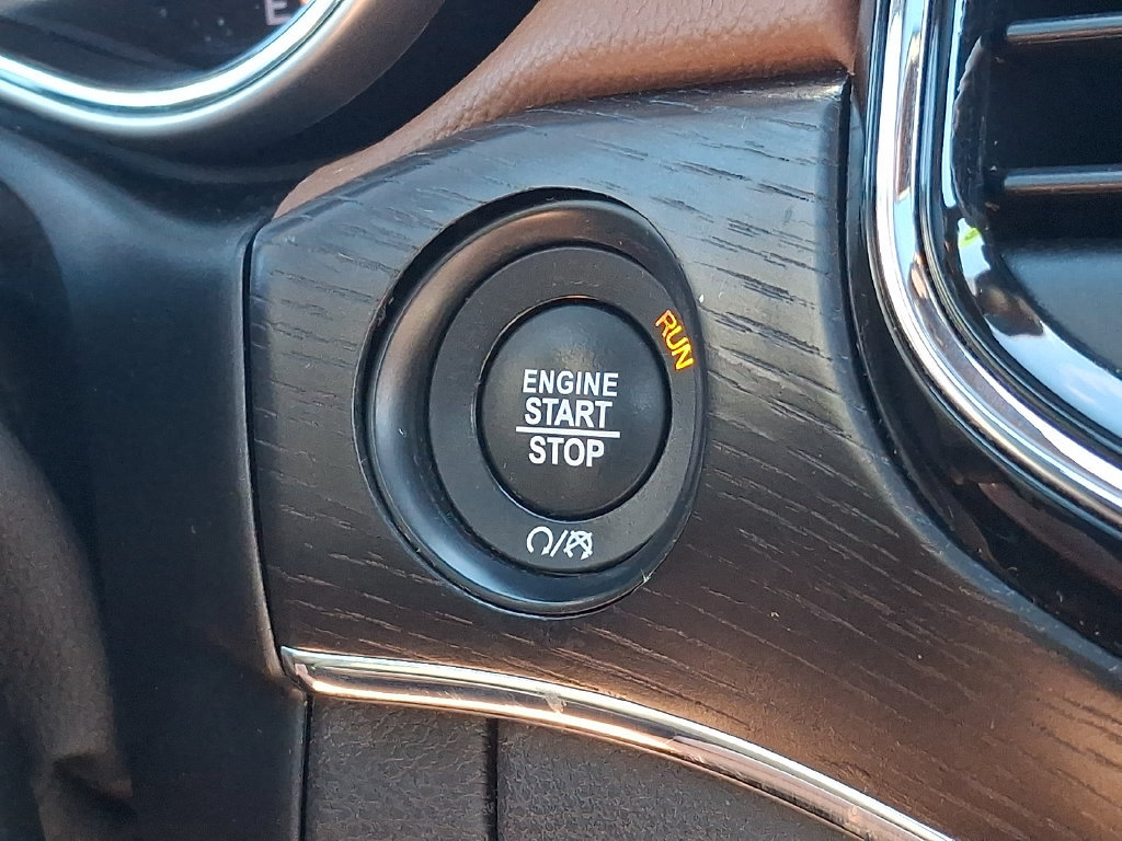Used 2019 Jeep Grand Cherokee Summit AWD/4WD image 25