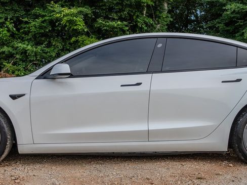 Used 2023 Tesla Model 3 Standard Range RWD image 2