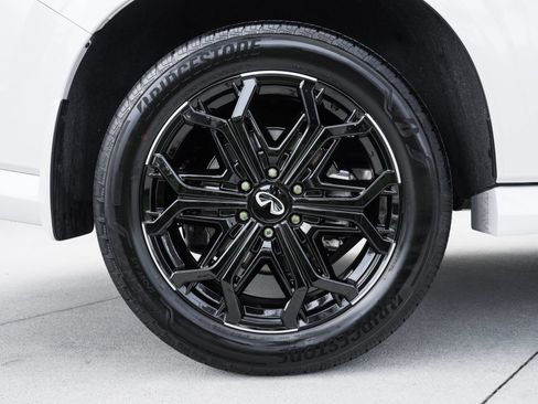 Certified 2026 INFINITI QX80 4WD w/ Sport Exterior Package image 27