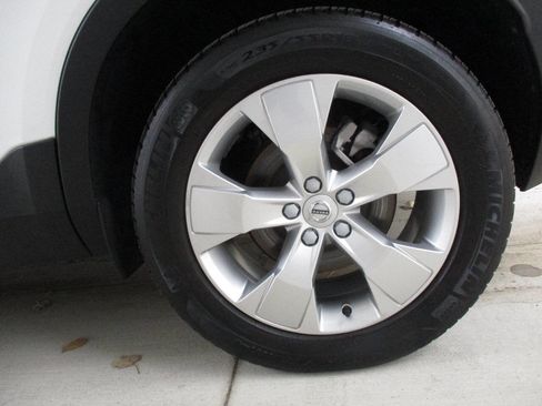 Used 2022 Volvo XC40 T5 Momentum image 70