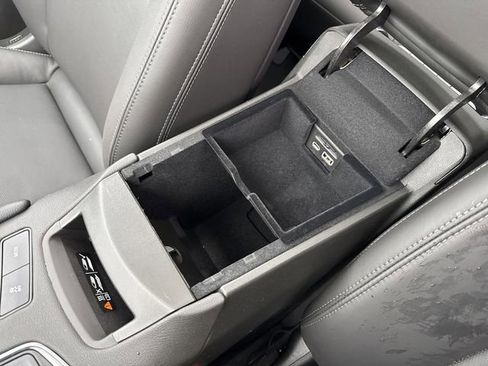 Used 2024 Cadillac XT6 Sport image 33