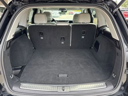 Used 2022 Jeep Grand Cherokee Overland w/ Adv Protech Group III image 12