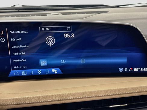 Used 2024 Cadillac XT4 Luxury FWD image 17