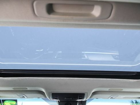 Used 2020 Lexus ES 300h w/ Premium Package FWD image 16