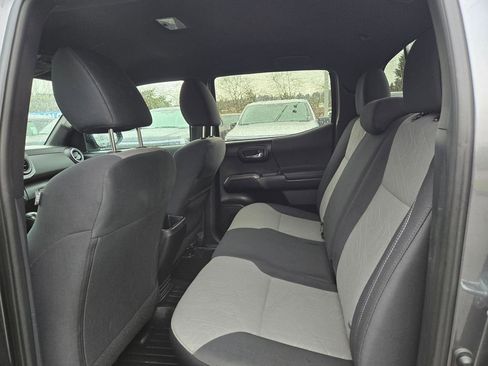 Used 2021 Toyota Tacoma TRD Off-Road w/ Technology Package image 10