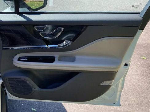 Certified 2022 Lincoln Corsair FWD w/ Equipment Group 101A image 36