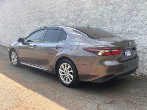 Used 2021 Toyota Camry LE FWD image 4