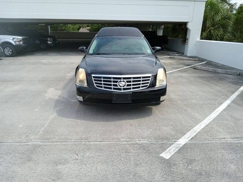 Used 2008 Cadillac DTS Hearse FWD image 3