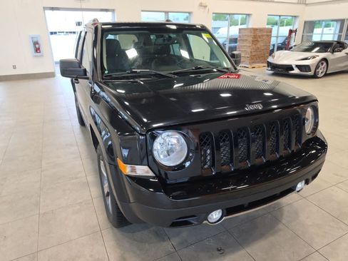 Used 2017 Jeep Patriot High Altitude AWD/4WD image 4