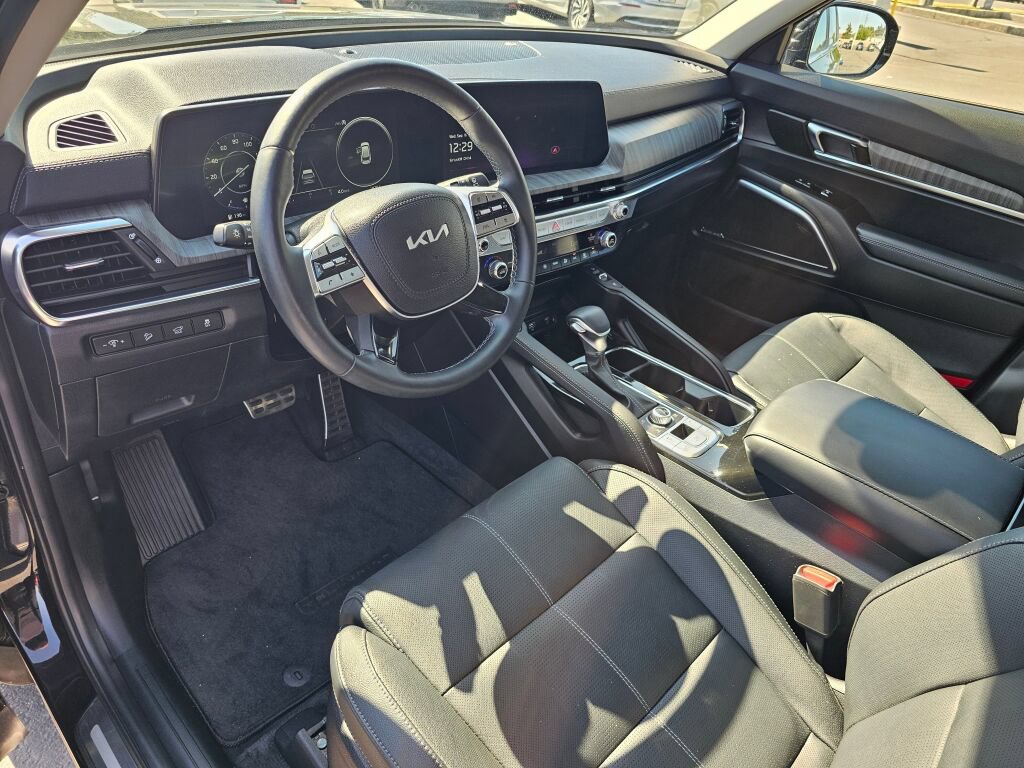 Used 2024 Kia Telluride SX w/ Towing Package AWD/4WD image 2