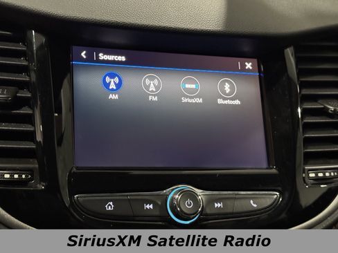 Used 2020 Chevrolet Trax LT w/ Driver Confidence Package image 8