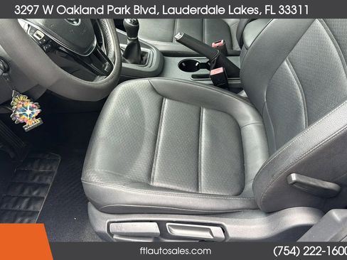Used 2017 Volkswagen Jetta SE FWD image 19