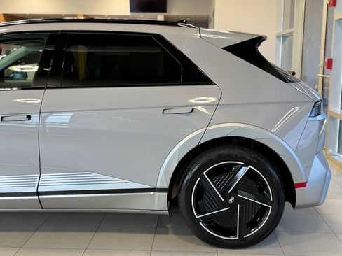Used 2025 Hyundai Ioniq 5 Limited AWD/4WD image 9