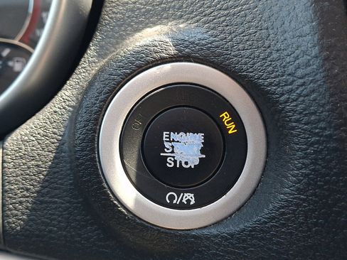 Used 2019 Dodge Journey SE FWD image 21