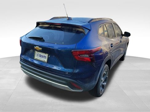 Used 2024 Chevrolet Trax LT w/ Driver Confidence Package FWD image 13