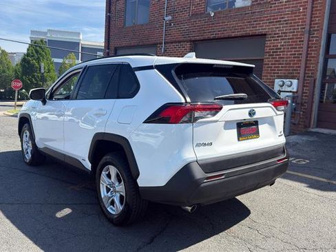 Used 2020 Toyota RAV4 LE AWD/4WD image 9
