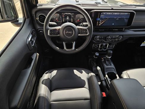 New 2026 Jeep Wrangler Unlimited Sahara AWD/4WD image 10
