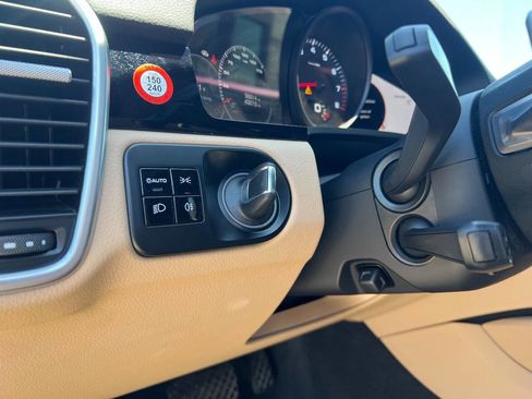 Used 2019 Porsche Cayenne AWD/4WD image 9