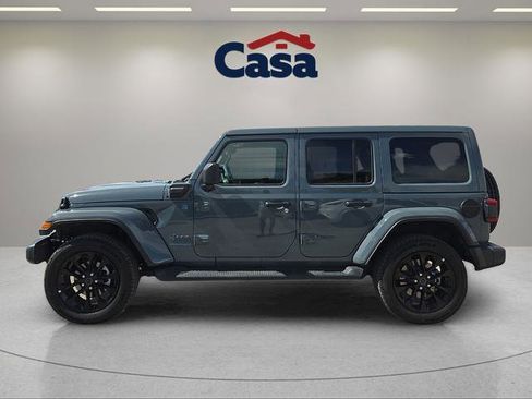 Used 2025 Jeep Wrangler Unlimited Sahara image 5