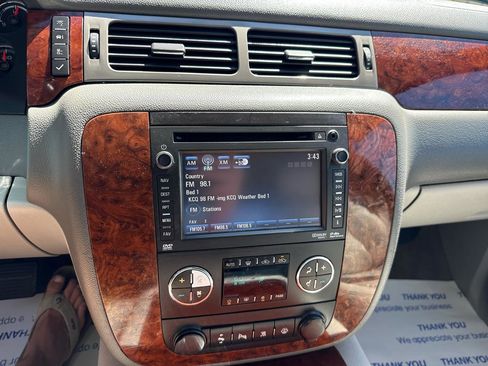Used 2013 Chevrolet Avalanche LTZ AWD/4WD image 19