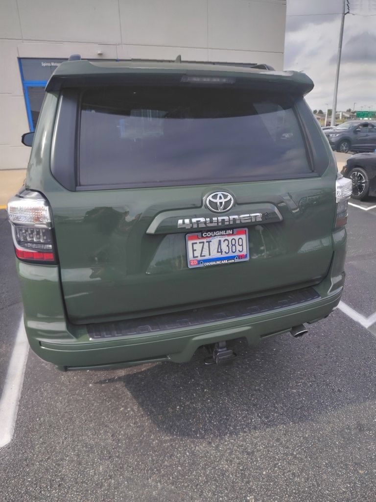Used 2022 Toyota 4Runner TRD Sport AWD/4WD image 5