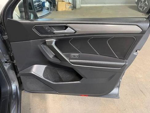 Used 2024 Volkswagen Tiguan SE FWD image 14