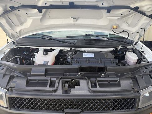 Used 2022 Chevrolet Express 2500 w/ Driver Convenience Package RWD image 14