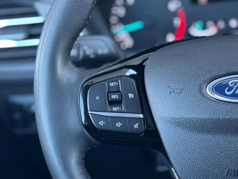 Used 2022 Ford Escape SEL image 12