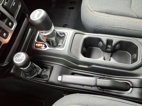 Used 2024 Jeep Wrangler Sport AWD/4WD image 25