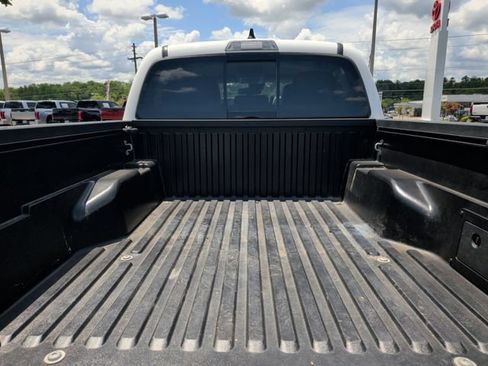 Used 2023 Toyota Tacoma SR5 w/ Technology Package AWD/4WD image 33