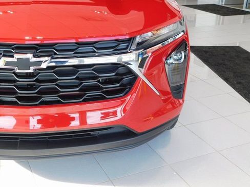 New 2026 Chevrolet Trax LS w/ LS Convenience Package FWD image 9