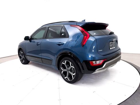 Certified 2025 Kia Niro EX Touring FWD image 17