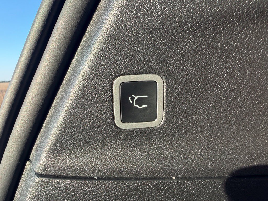 Used 2025 Chrysler Pacifica Pinnacle FWD image 37