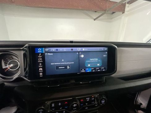 Used 2024 Jeep Wrangler Sport S image 13