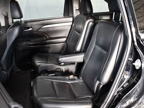 Used 2017 Toyota Highlander XLE AWD/4WD image 20