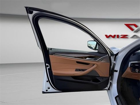 Used 2019 BMW 540i xDrive image 22