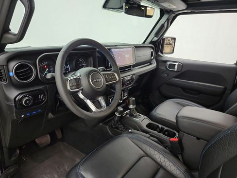 Used 2024 Jeep Wrangler High Altitude AWD/4WD image 12
