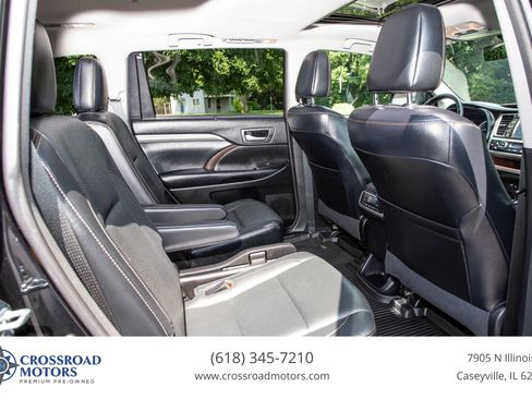 Used 2017 Toyota Highlander Limited w/ Protection Package #3 AWD/4WD image 31