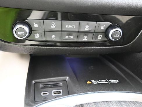 Used 2022 Buick Enclave Avenir w/ Avenir Technology Package AWD/4WD image 14
