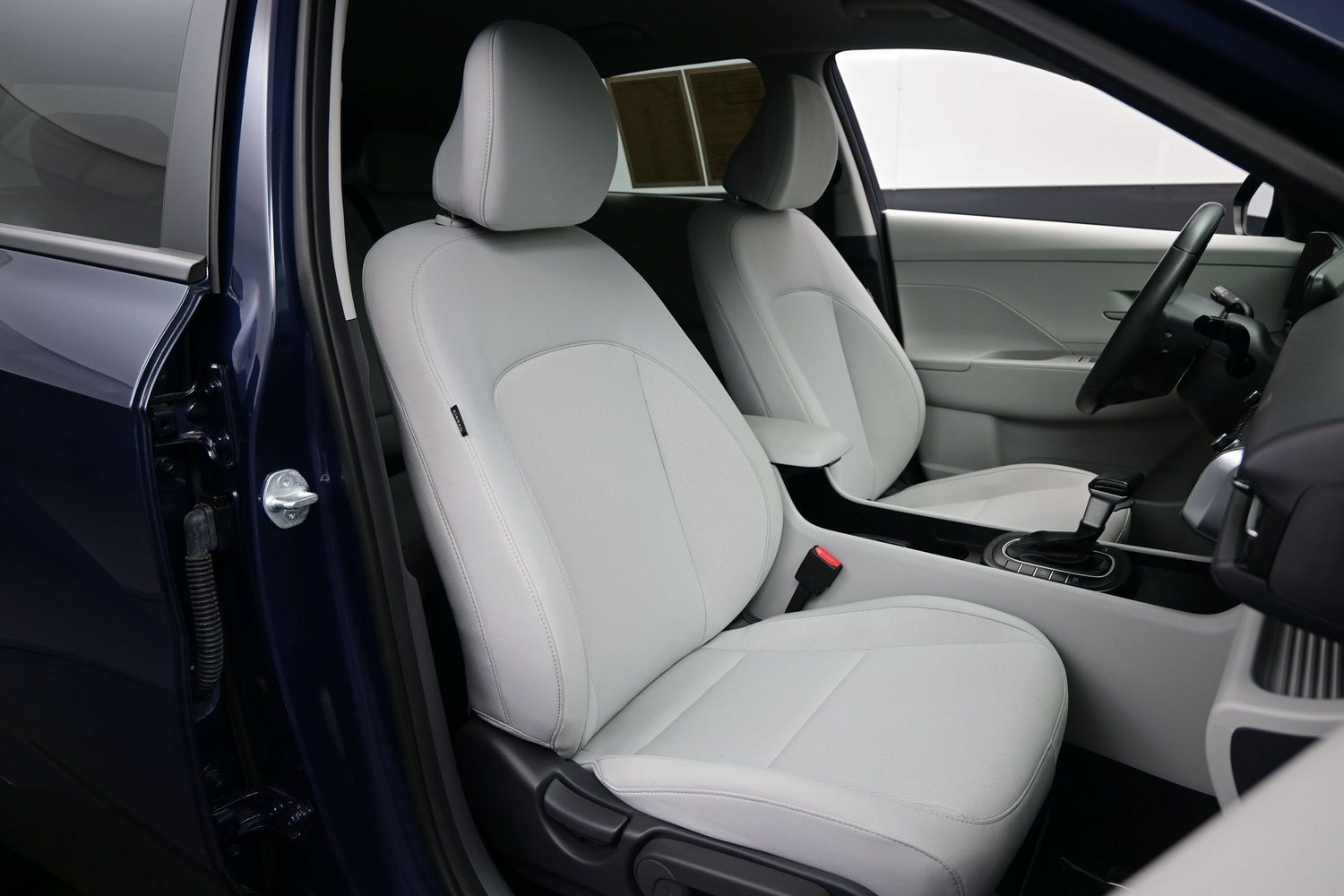 Certified 2025 Hyundai Kona SEL AWD/4WD image 14