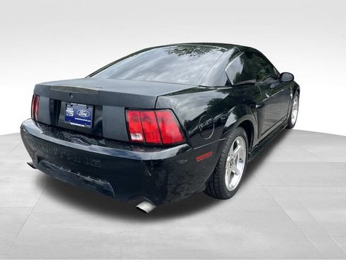 Used 2004 Ford Mustang GT RWD image 3