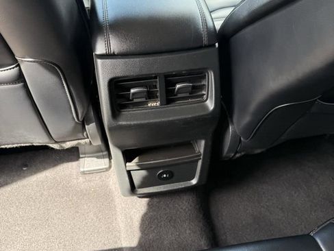 Used 2024 Ford Edge SEL image 22